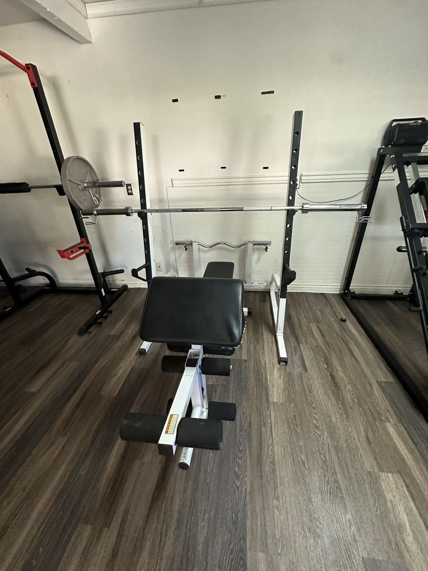 Bench Press, Squat Rack, Curls, Leg Extenstion, Leg Curls Set