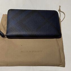 NWT Burberry Nova Check Zip Around Navy Blue Wallet