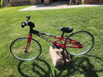 REDLINE MINI MICRO https://offerup.com/redirect/?o=MTAuTEI= ALLUMINUM  FREESTYLE BIKE
