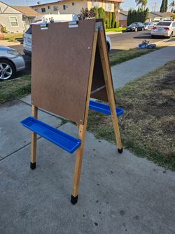 Easel