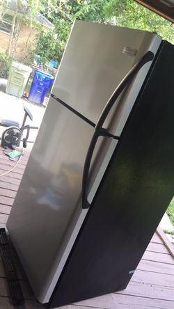 Refrigerator needs fixing