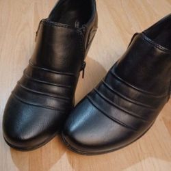 Easy Street Women's shoes 