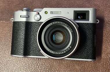 Fujifilm X100V