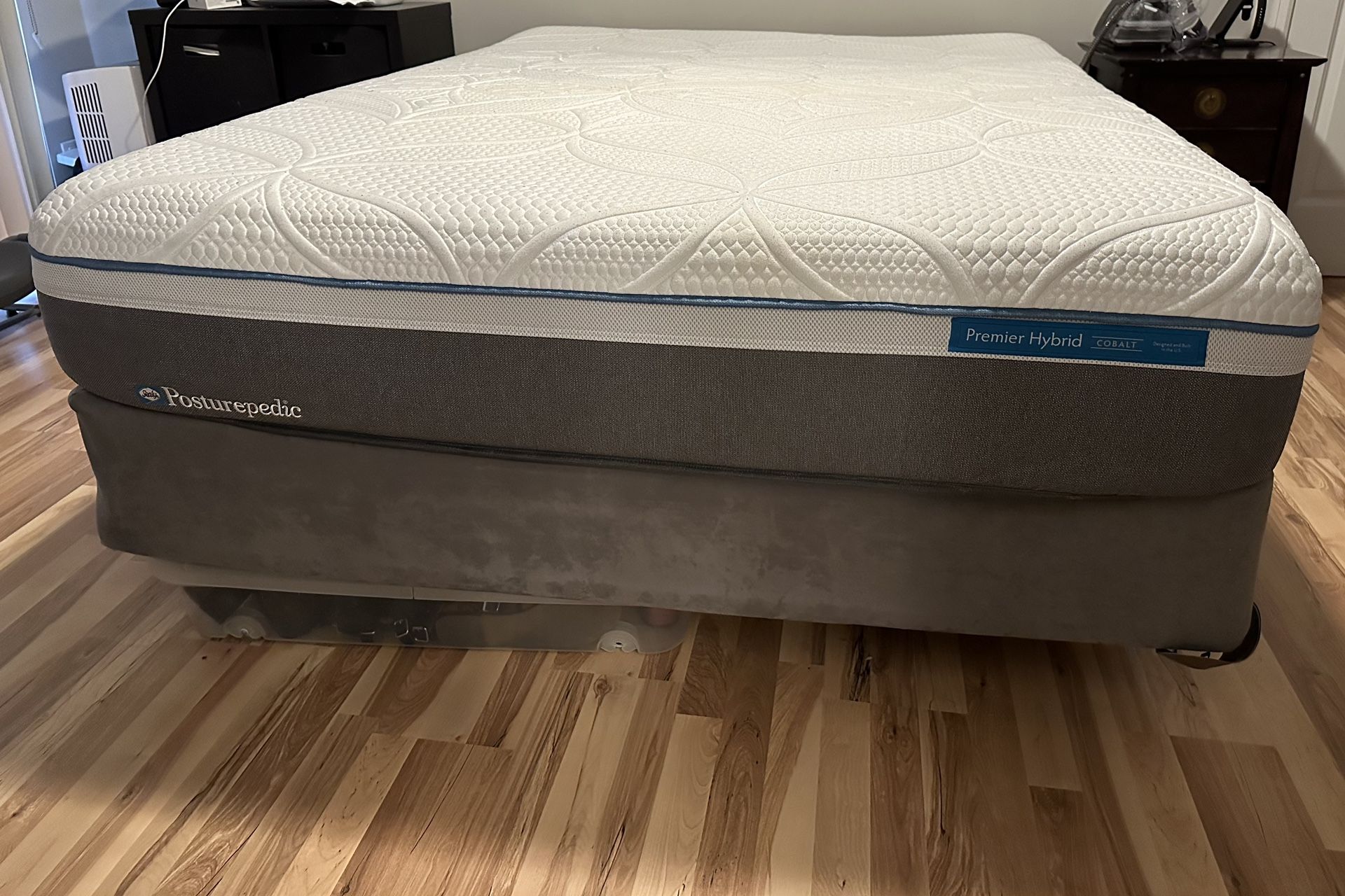 Queen Mattress Bed Memory Foam Sealy Posturepedic Premier Hybrid Cobalt Queen Mattress Set