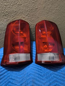 2005 Escalade Tail Lights 