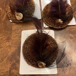 3 Gold Hat Clips