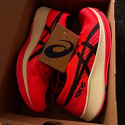 Women’s ASICS MetaRacer Tokyo, style 1012A946-700, size 8