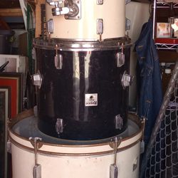 Vintage Drum Set 