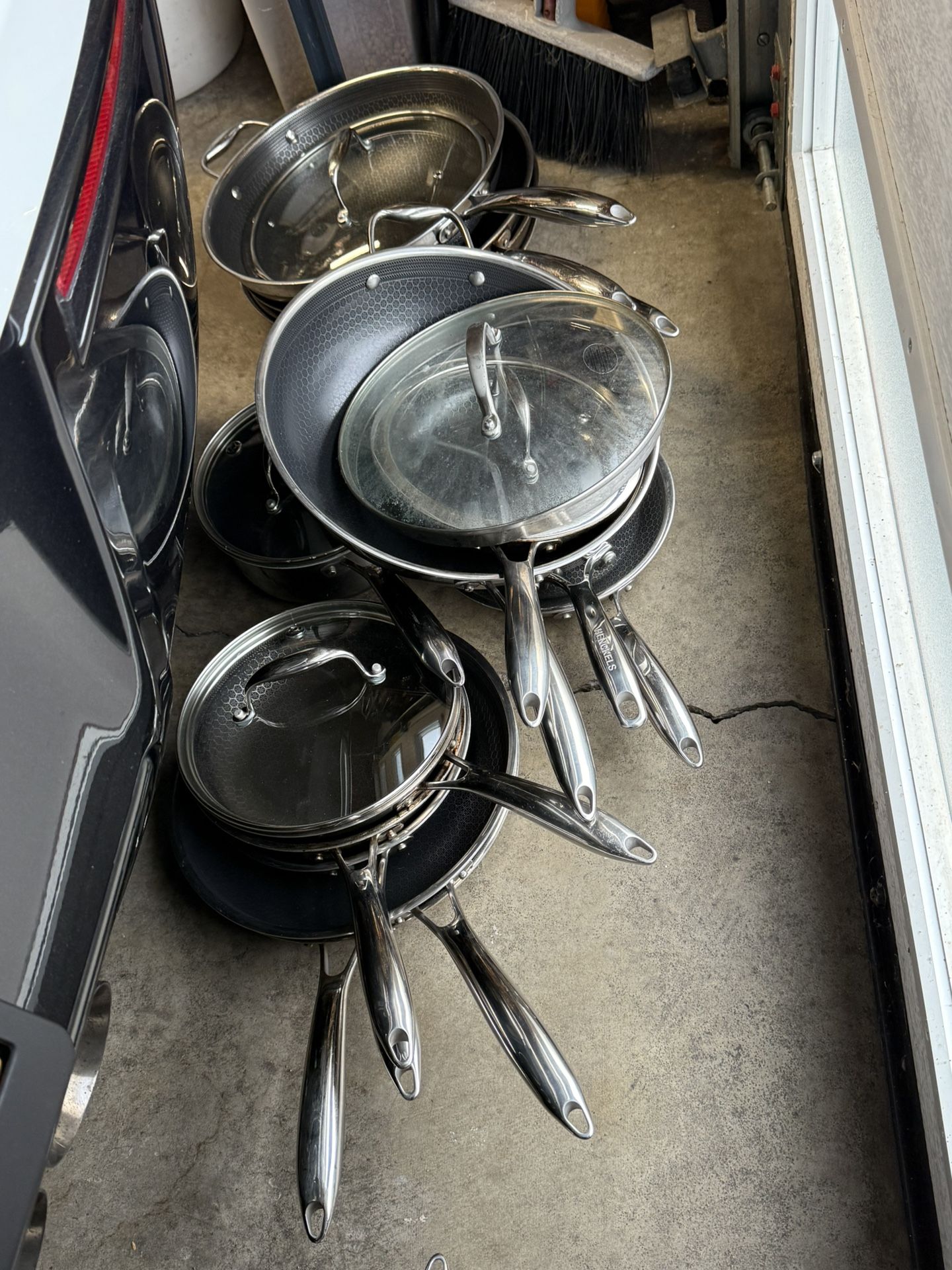 Hexclad Pots And Pans 20 Dollars EACH