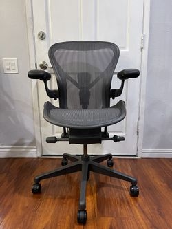 Herman Miller Aeron Remastered Size B Fully Loaded - LIKE NEW