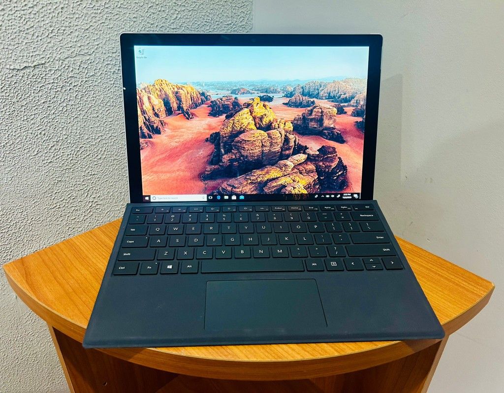 Microsoft Surface PRO 5 i7-7660 2.50Ghz 16GB RAM 500GB SSD Windows 10 PRO Laptop-Tablet TouchScreen
