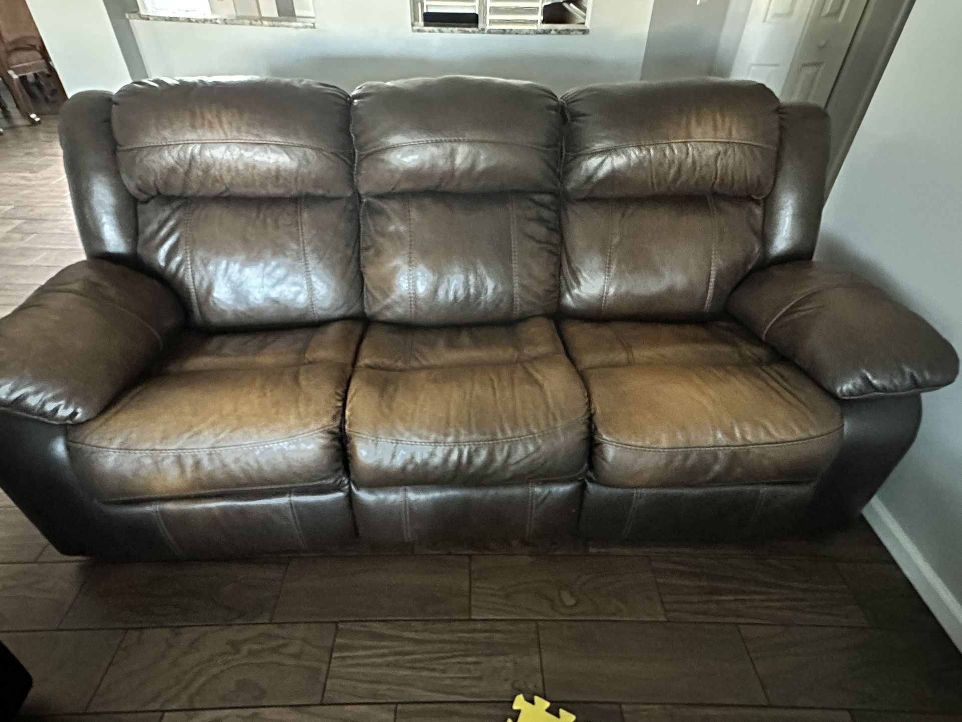 Leather Sofa’s And Recliner