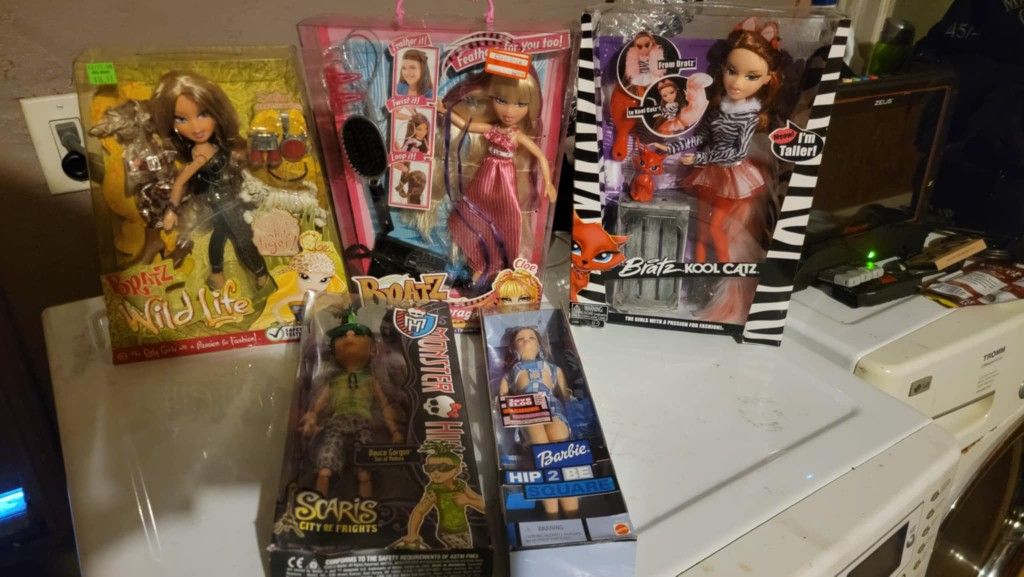 Bratz Dolls And Barbie Lot