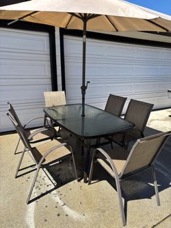 6 Chair Patio With Umbrella
