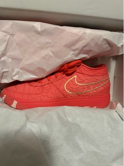 Book 1 Sedona Nike Size 11.5