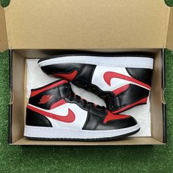 Air Jordan 1 Mid Black Fire Red (GS)