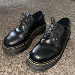 Dr. Martens Platforms Size 7