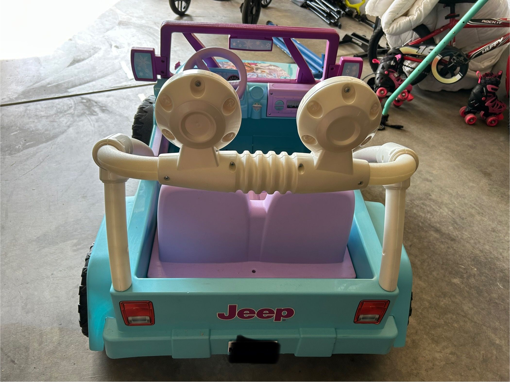 Power wheels Frozen Jeep