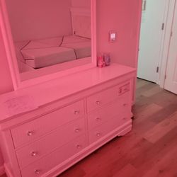 MUST GO CHILDRENS DRESSER