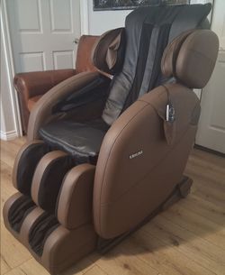Kahuna zero gravity massage chair great working condition