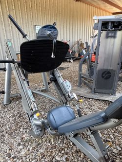 Hoist Leg Press
