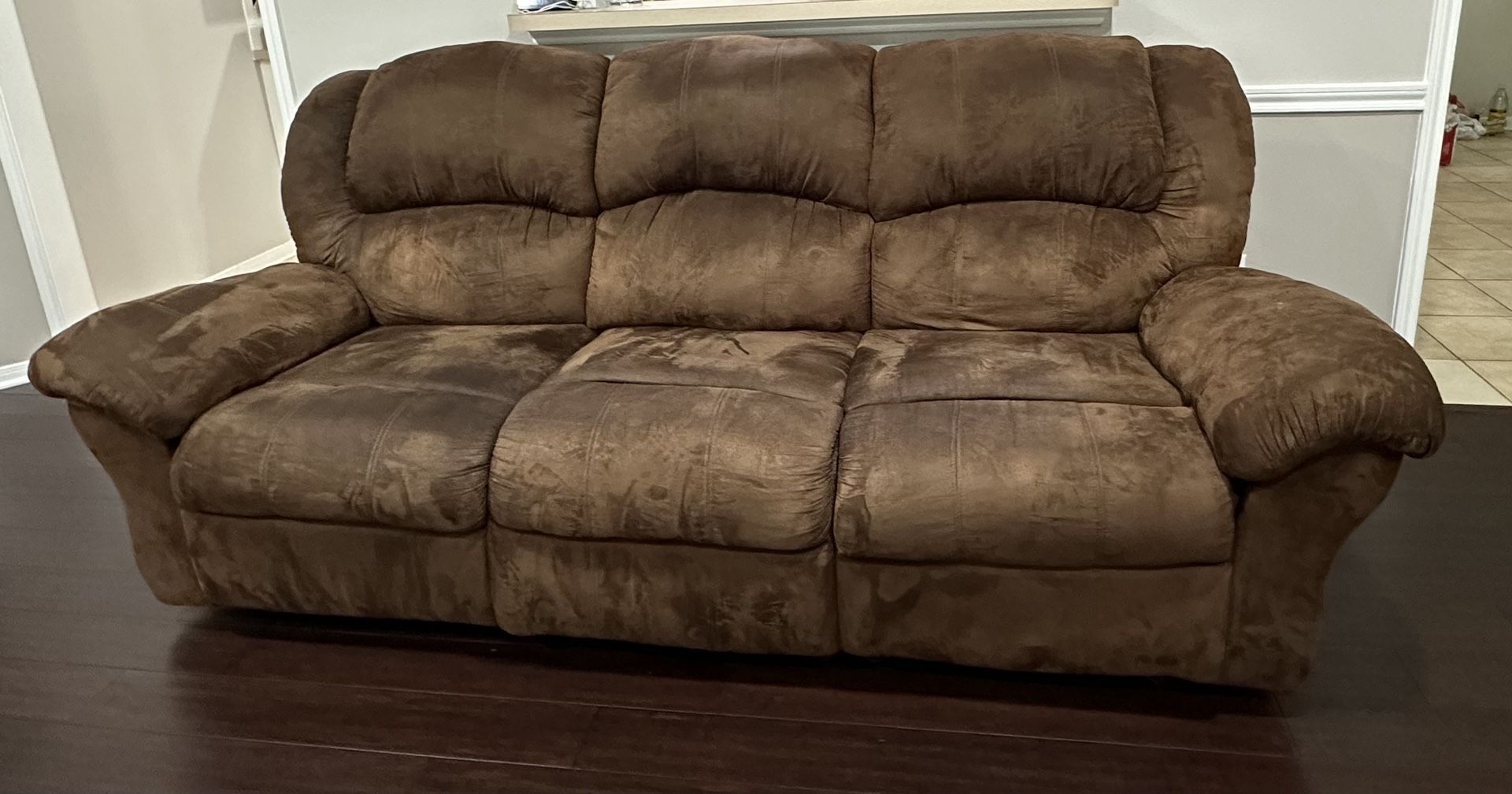 Sofa, loveseat & recliner