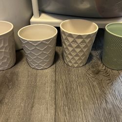 4 Pots ( Great Condition)