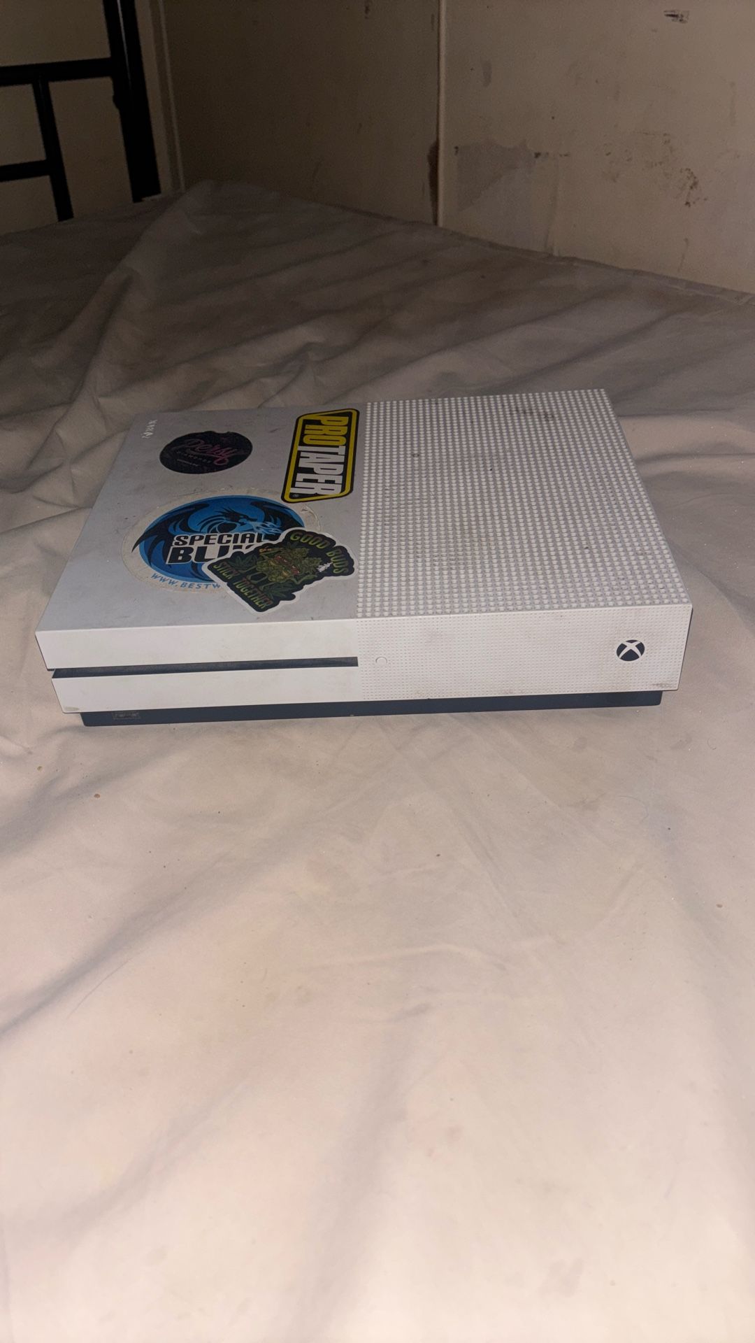 white Microsoft Xbox One S console