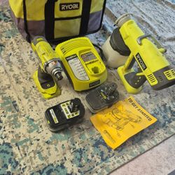 Ryobi Paint Sprayer / Drill With Charger 