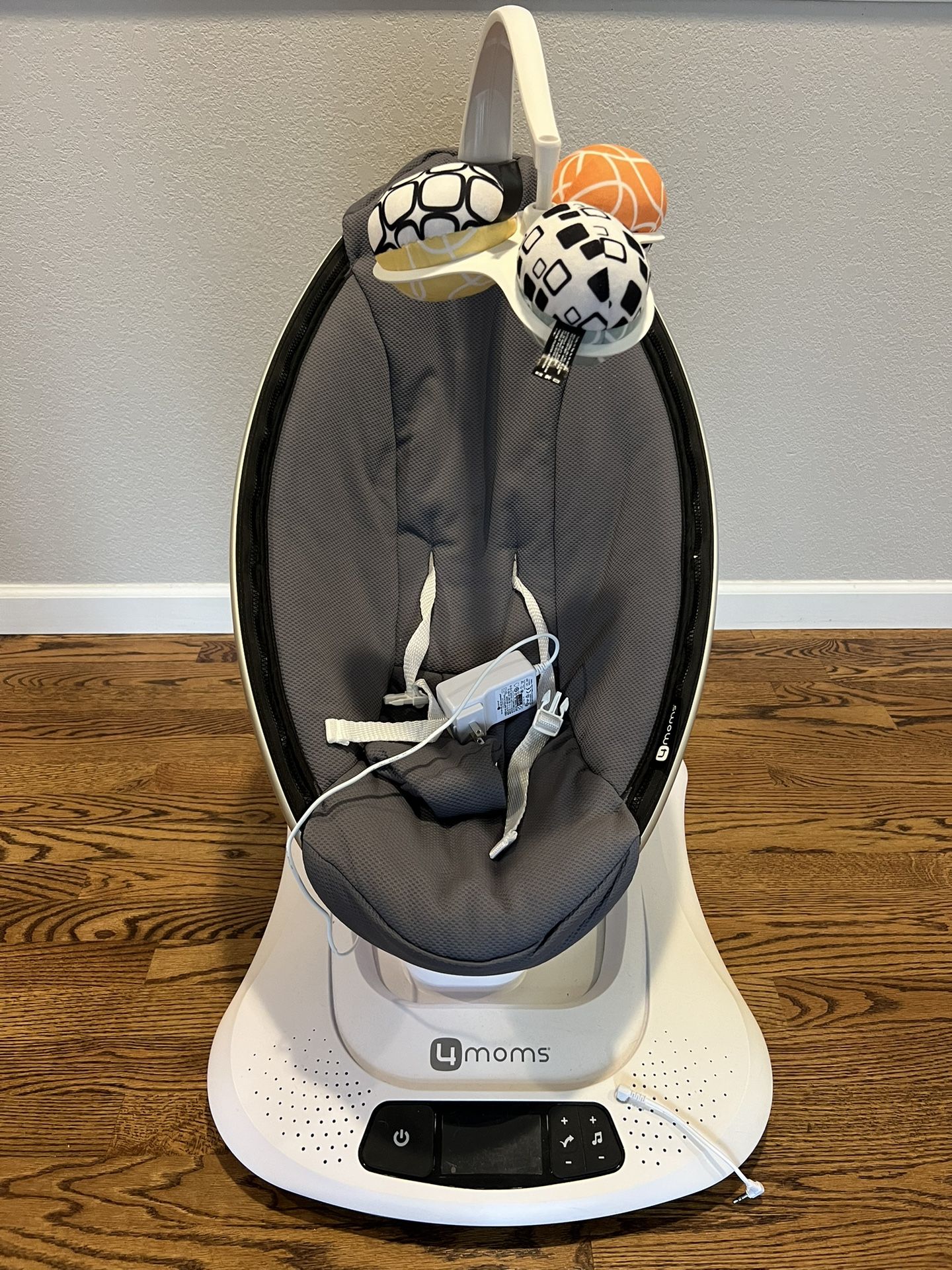 4 Moms mamaRoo