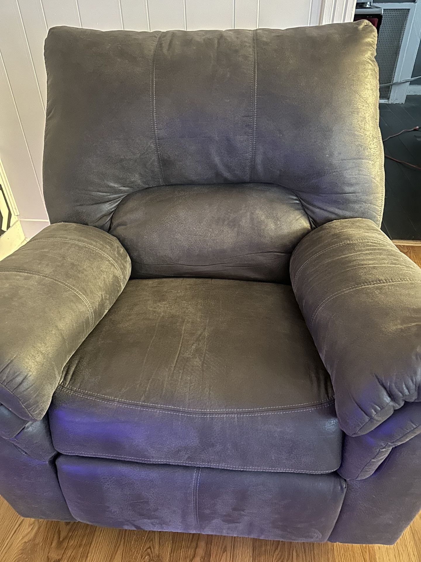 Grey Reclining Chair For Sale!