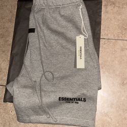 Essential Shorts Dark Oat (large-small) 
