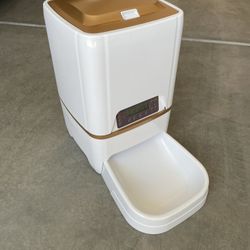 Automatic Pet Food Dispenser