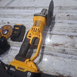 DeWalt 20V Side Grinder. X2 Batteries. Charger 