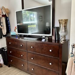 $50 50inch LG Tv 10 Years Old, Sound Bar Inc