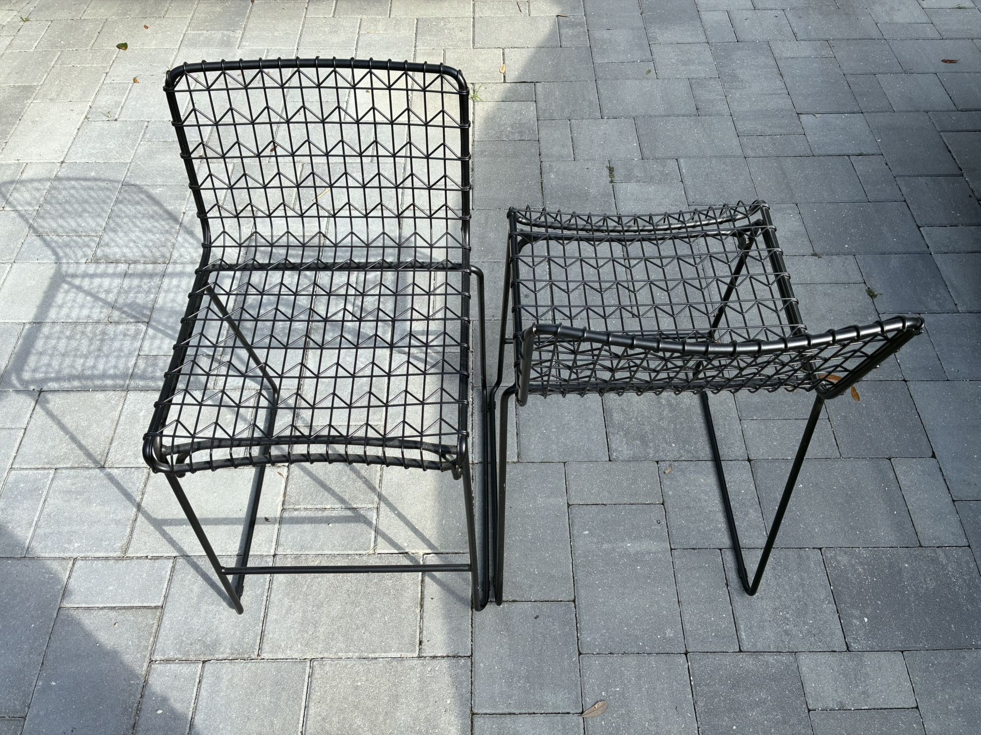 Black counter-height bar stool chairs