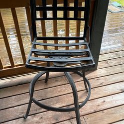 2 Metal Chairs, 2 Small Tables/outdoors Furniture 