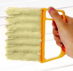 Brand New Handheld Venetian Blind Cleaning Brush