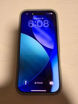 White iPhone 16 Pro 512GB — Unlocked, Excellent Condition