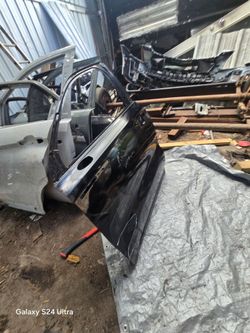 2021 2023 kia sorento driver front door shell