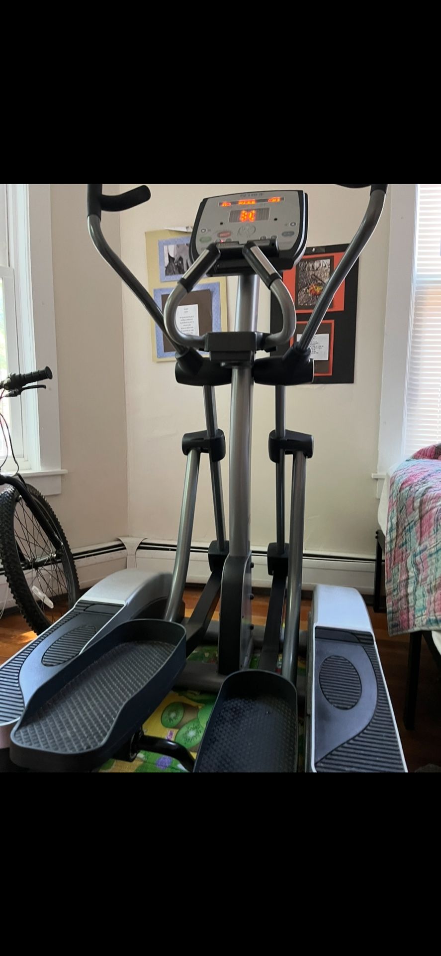 Elliptical Machine True M50