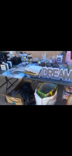 Lots of graduation items everything in pic