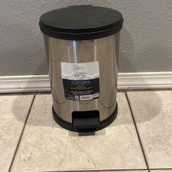 Bathroom Trash Can 