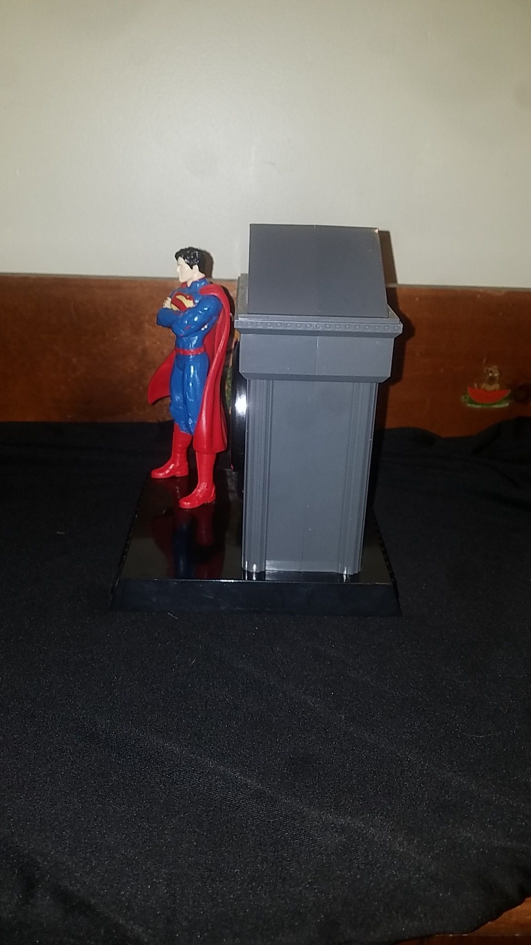 Justice League , Superman Bank and clock