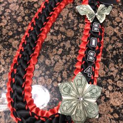 Graduation Leis/ 2024 / Graduaciones