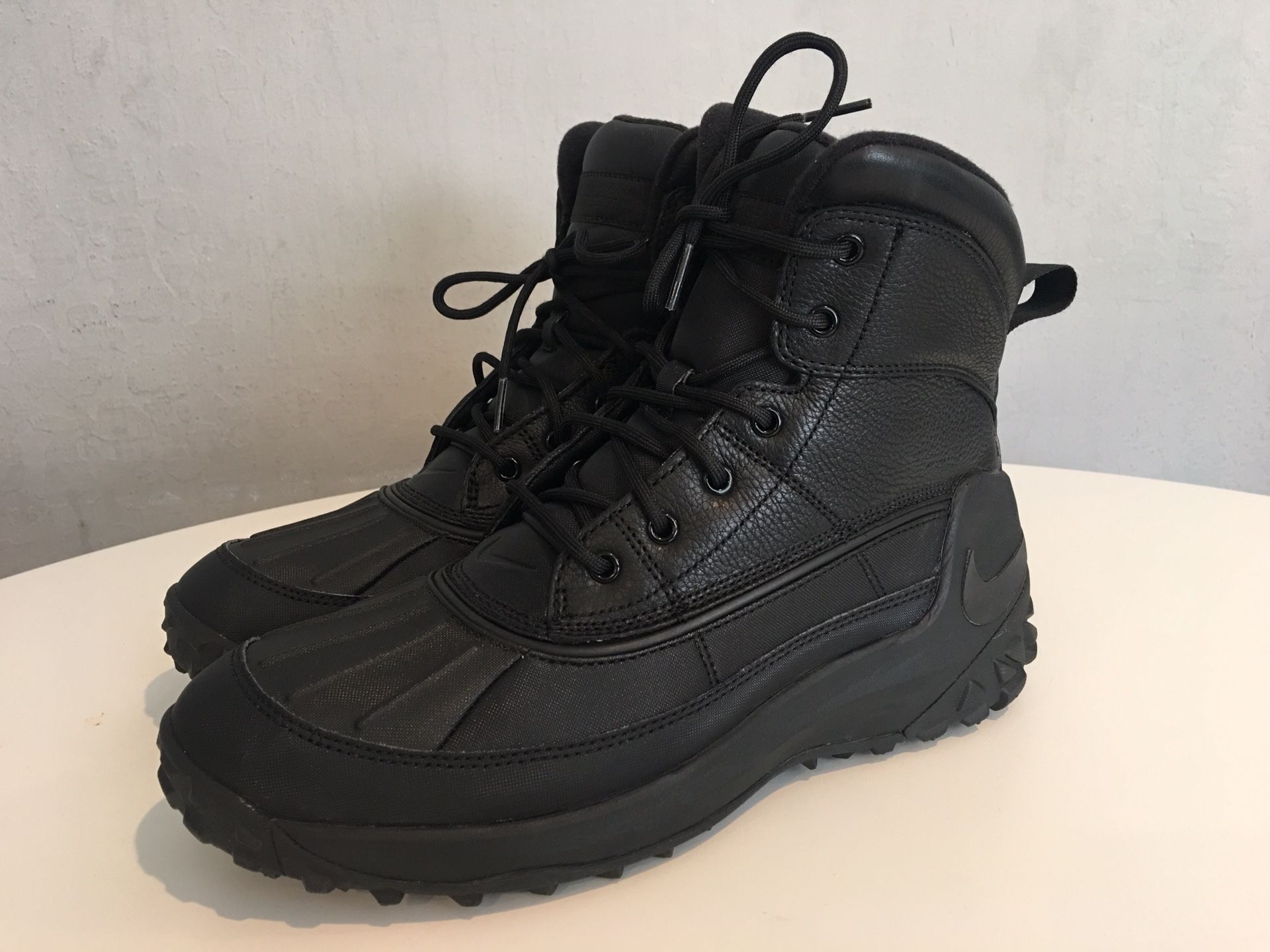 Men’s Nike Kynwood Black Leather Winter Boots. Sz. 8.5 Brand New
