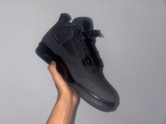 Jordan 4 Black cat’s size 9