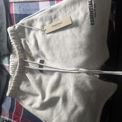 ESSENTIAL SHORTS