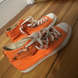 Size 8.5 Levis x Converse $25