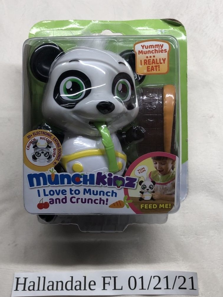 New Munchkinz Interactive pet Panda with 30+ Sounds and Movement